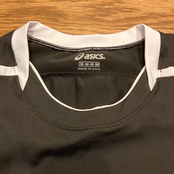 ASICS Medium Athletic Tops - Picture 5 of 5